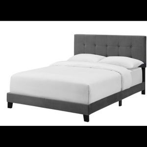 Queen size platform bed frame (No Mattress)
